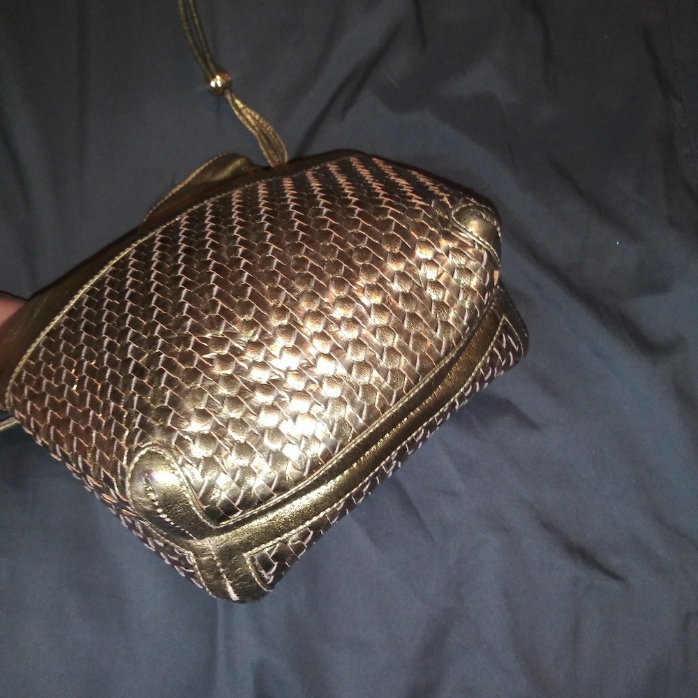 Collectors vintage Gold Gucci bag - Picture 5 of 5